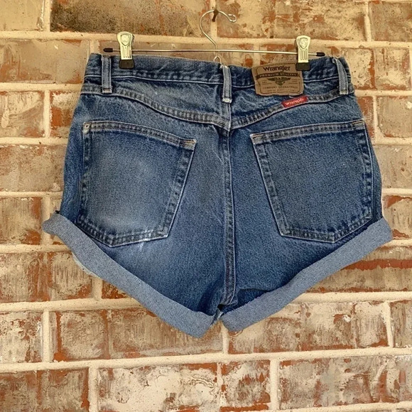 Wrangler Cut Off Shorts - Picture 4 of 12
